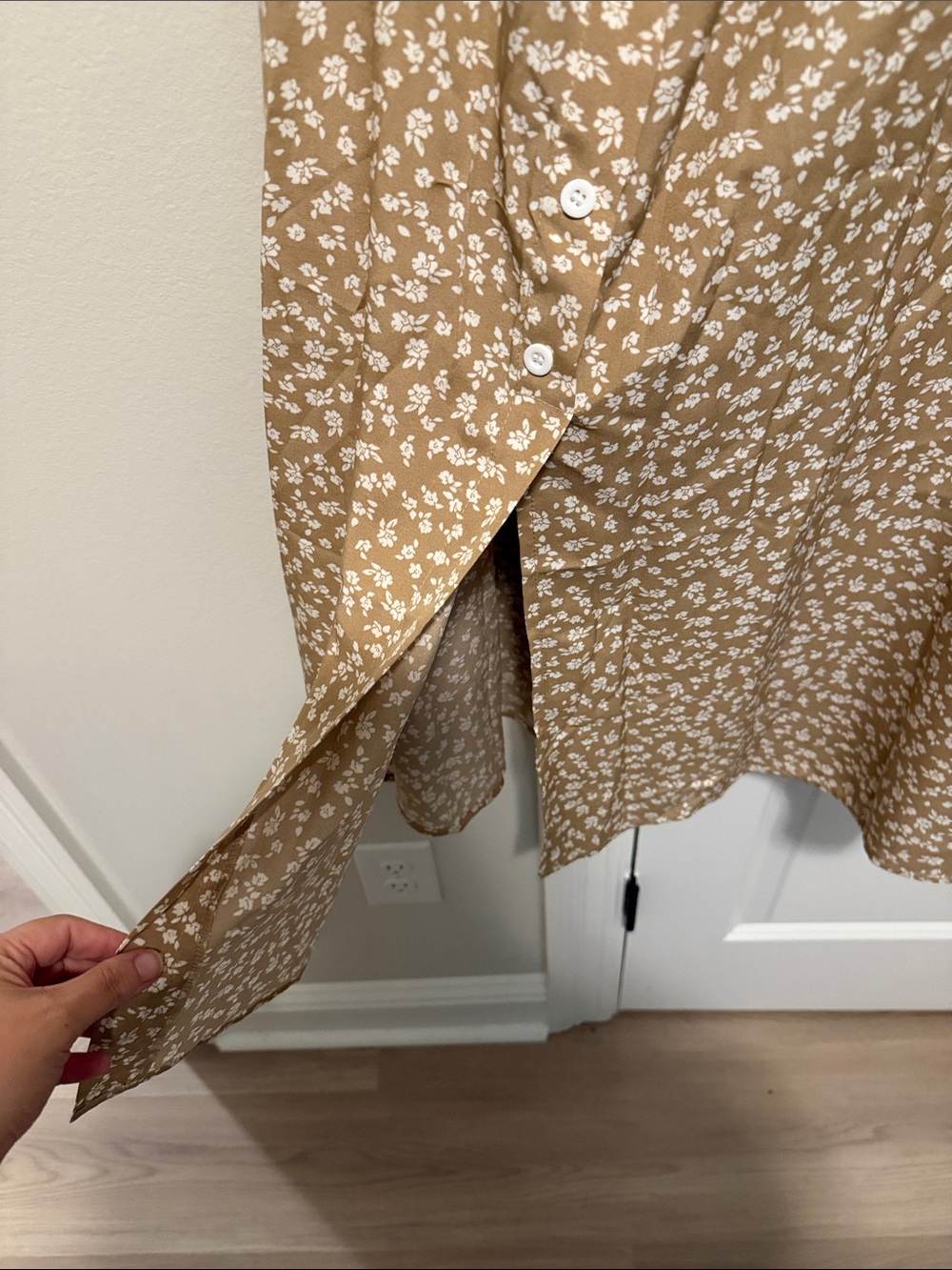 SHEIN Tan Floral Button-Front Midi Skirt - Picture 3 of 3